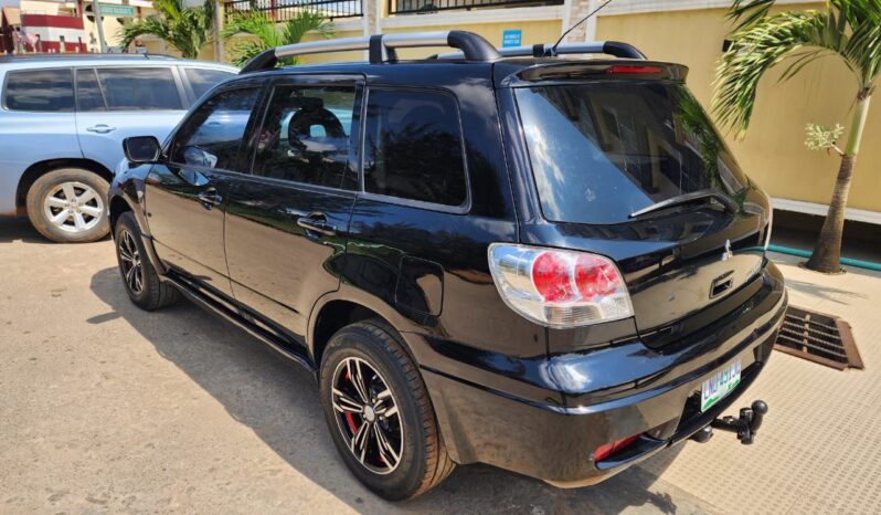 
								2003 Mitsubishi Outlander full									
