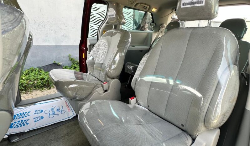
								2015 Toyota Sienna full									
