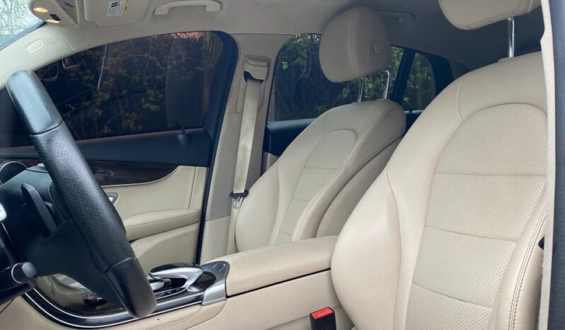 
								2017 Mercedes-Benz GLC 300 full									