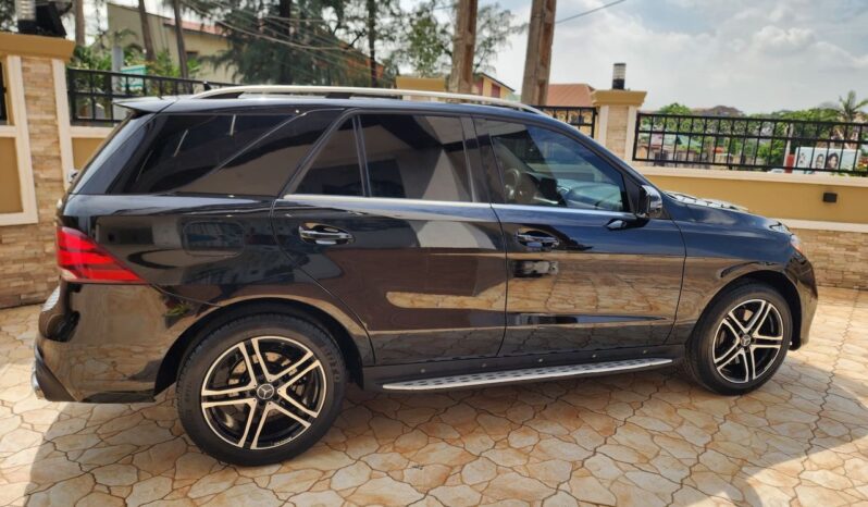 
								2017 Mercedes-Benz GLE 550 full									