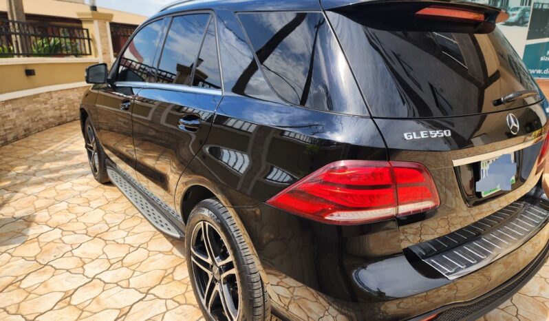 
								2017 Mercedes-Benz GLE 550 full									