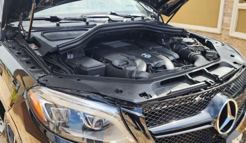 
								2017 Mercedes-Benz GLE 550 full									