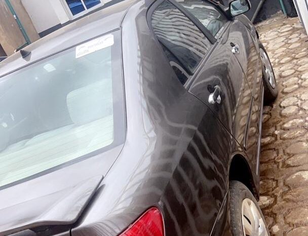 
								2004 Toyota Corolla full									