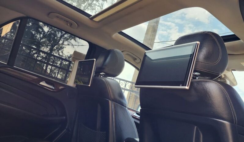 
								2017 Mercedes-Benz GLE 550 full									