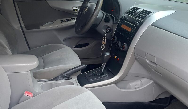 
								2010 Toyota Corolla full									