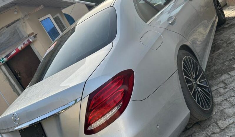 
								2017 Mercedes-Benz E 300 full									