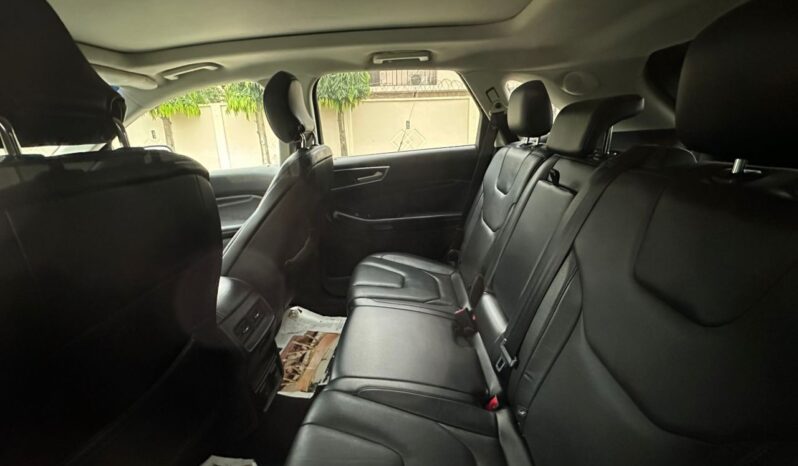 
								2015 Ford Edge full									