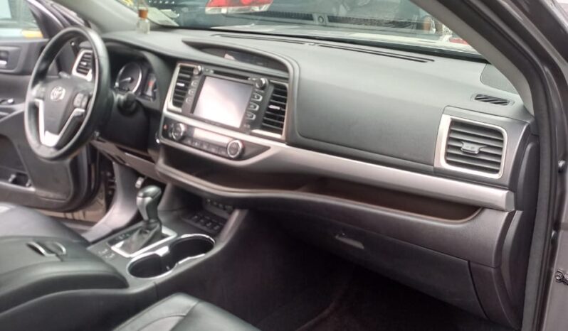 
								2019 Toyota Highlander full									