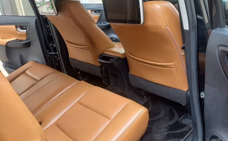 
								2021 Toyota Fortuner full									