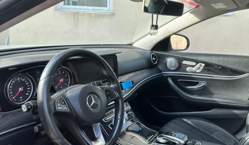 
								2017 Mercedes-Benz E 300 full									