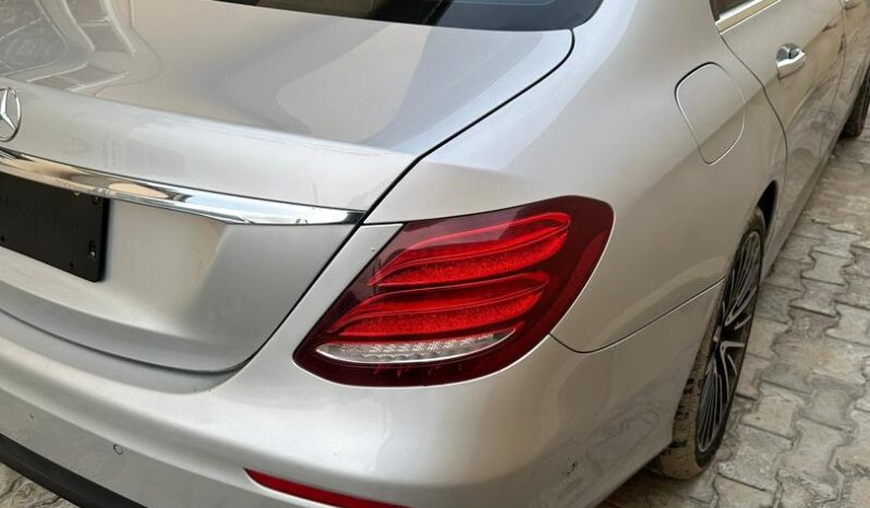 
								2017 Mercedes-Benz E 300 full									
