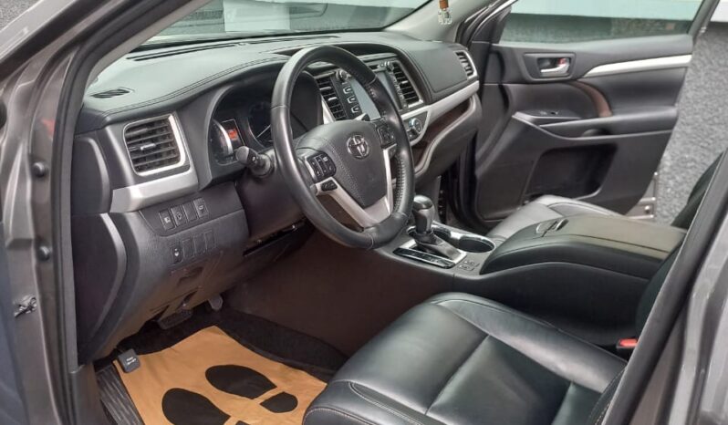 
								2019 Toyota Highlander full									