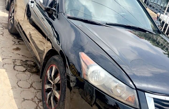 
								2009 Honda Accord full									