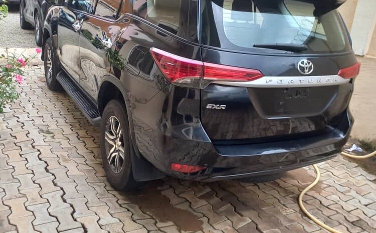 
								2021 Toyota Fortuner full									