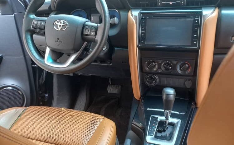 
								2021 Toyota Fortuner full									
