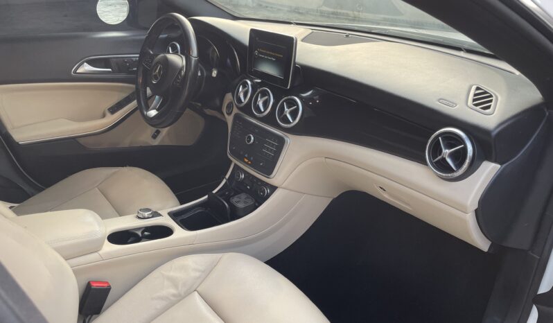 
								2015 Mercedes-Benz CLA 250 full									