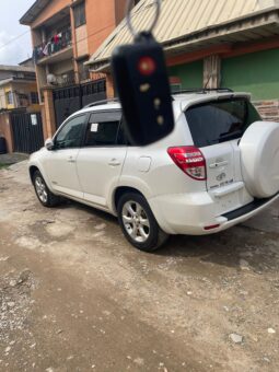 
										2010 Toyota RAV4 full									