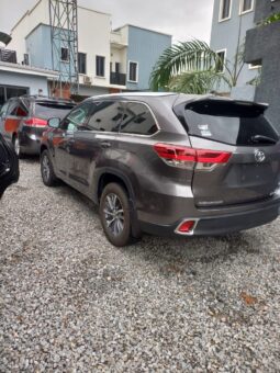 
										2019 Toyota Highlander full									