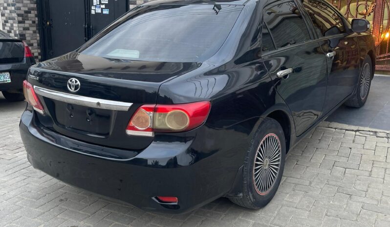 
								2010 Toyota Corolla full									