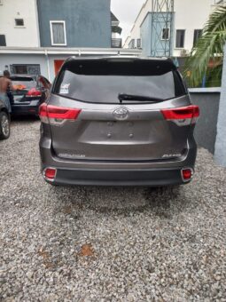 
										2019 Toyota Highlander full									