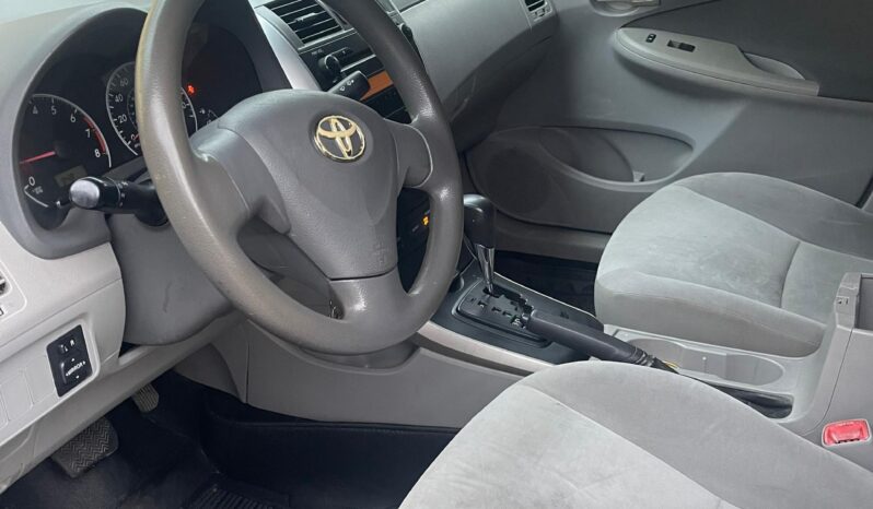 
								2010 Toyota Corolla full									