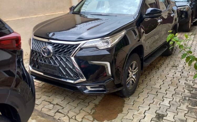 
								2021 Toyota Fortuner full									