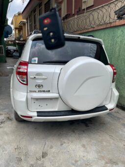 
										2010 Toyota RAV4 full									
