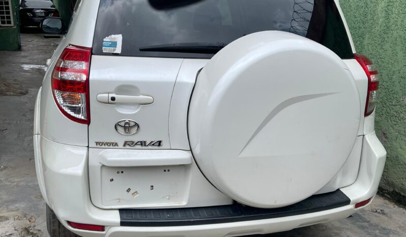 
								2010 Toyota RAV4 full									