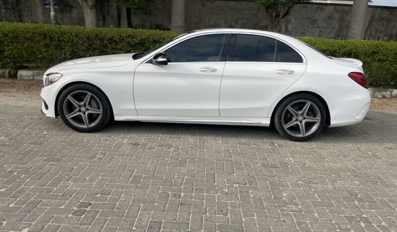 
								2015 Mercedes-Benz C 300 full									