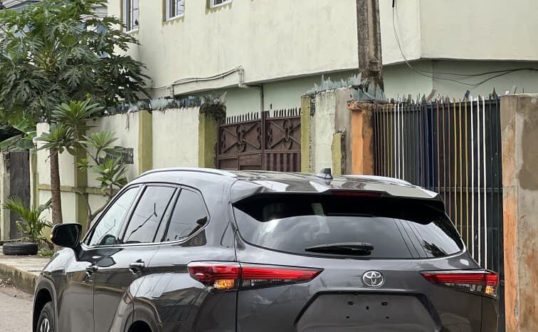 
								2021 Toyota Highlander full									