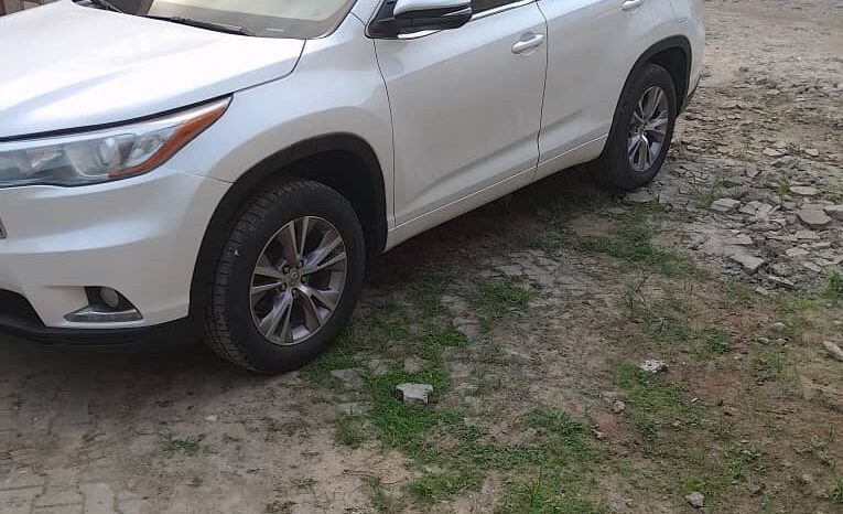 
								2016 Toyota Highlander full									