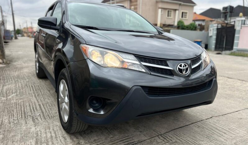 
								2015 Toyota RAV4 full									