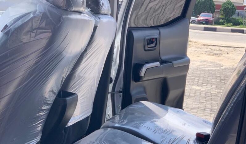 
								2023 Toyota Tacoma full									