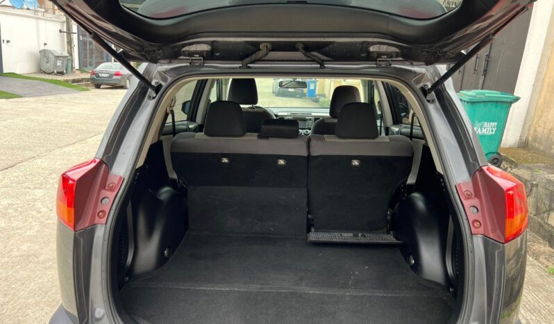 
								2015 Toyota RAV4 full									