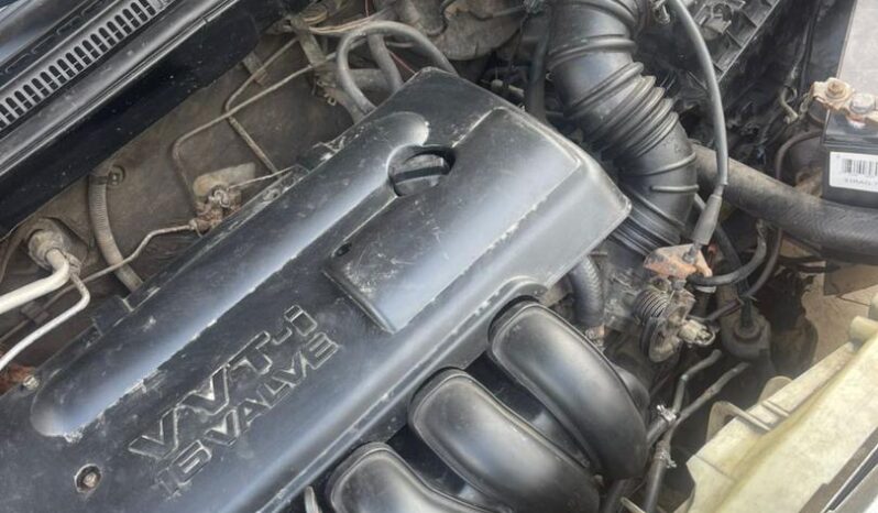 
								2004 Toyota Corolla full									