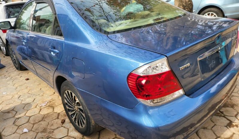 
								2004 Toyota Camry full									