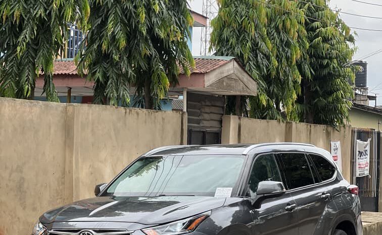 
								2021 Toyota Highlander full									
