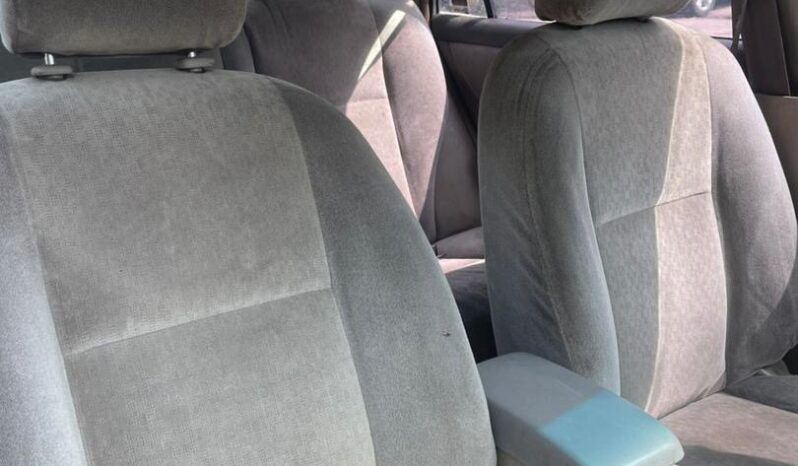 
								2004 Toyota Corolla full									