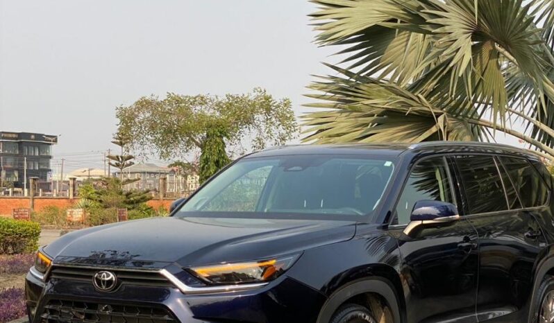 
								2024 Toyota Highlander full									