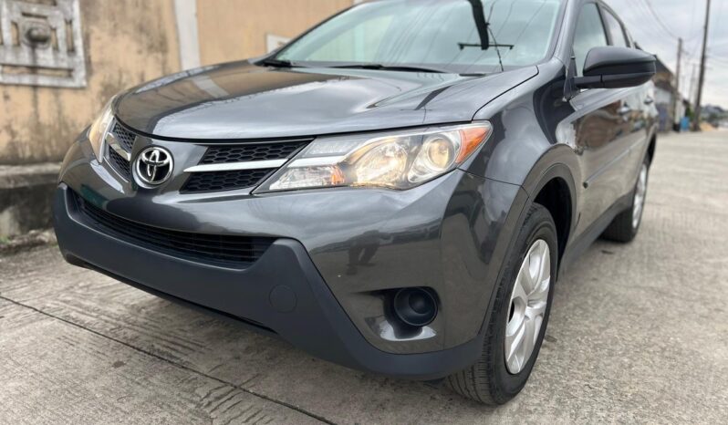 
								2015 Toyota RAV4 full									