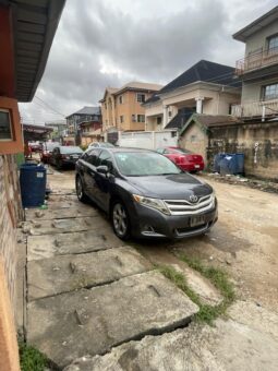 
										2010 Toyota Venza full									