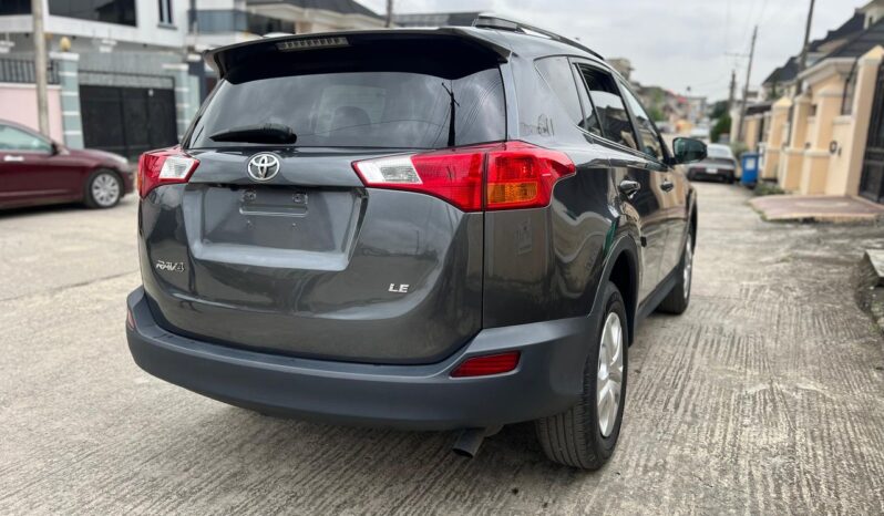 
								2015 Toyota RAV4 full									
