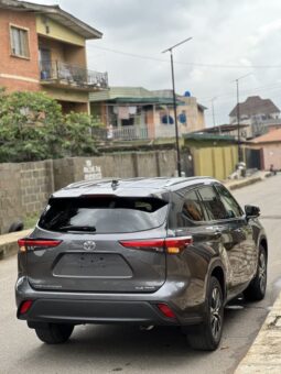
										2021 Toyota Highlander full									