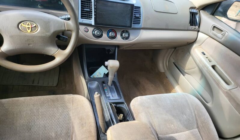 
								2004 Toyota Camry full									