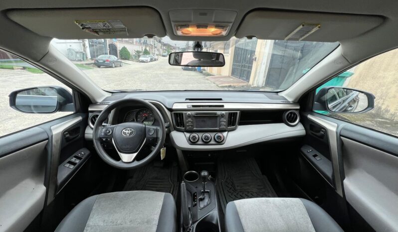 
								2015 Toyota RAV4 full									