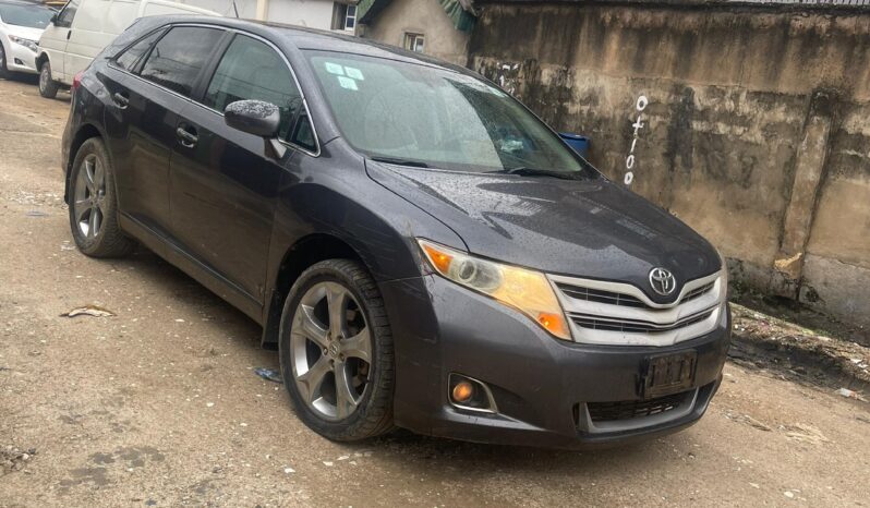 
								2010 Toyota Venza full									