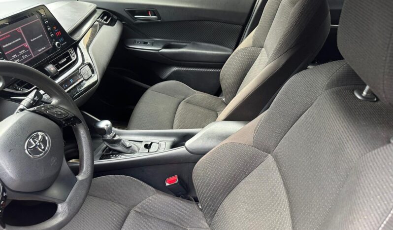 
								2019 Toyota C-HR full									