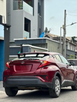 
										2019 Toyota C-HR full									