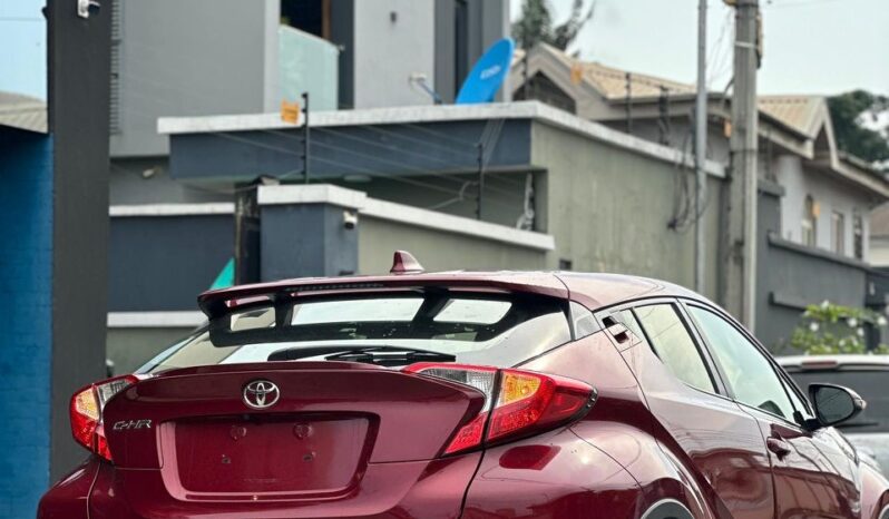 
								2019 Toyota C-HR full									