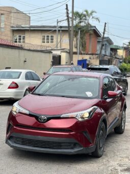 
										2019 Toyota C-HR full									